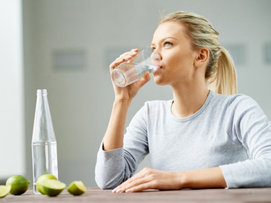 Khung giờ uống nước giảm cân đẹp da