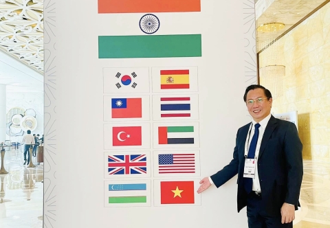 Tự hào lá cờ Việt Nam tại Hội nghị Liên đoàn Phẫu thuật Béo phì và Chuyển hóa Quốc tế