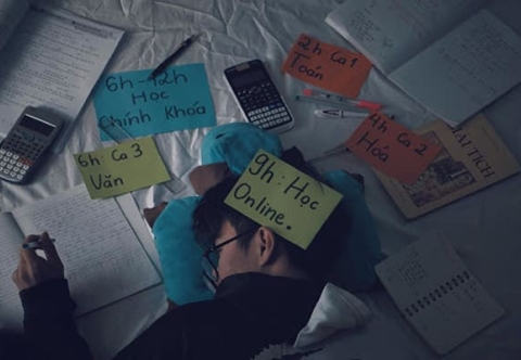 Bắt trẻ học quá nhiều có phải là nguyên nhân gây béo phì trẻ em hay không
