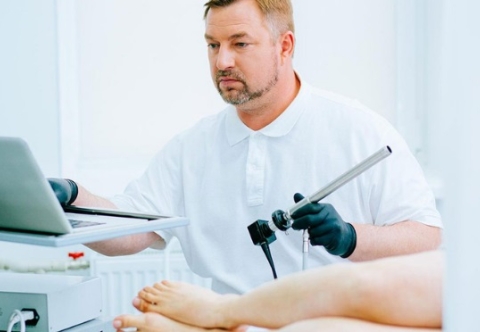 Khi nào nên đi khám bác sĩ về rò hậu môn?