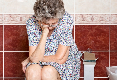 Lưu ý khi điều trị táo bón ở người cao tuổi