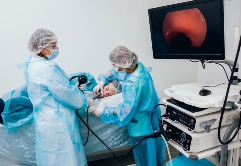 Bệnh nhân cần kiểm tra sức khỏe gì trước khi phẫu thuật nội soi thu nhỏ dạ dày?