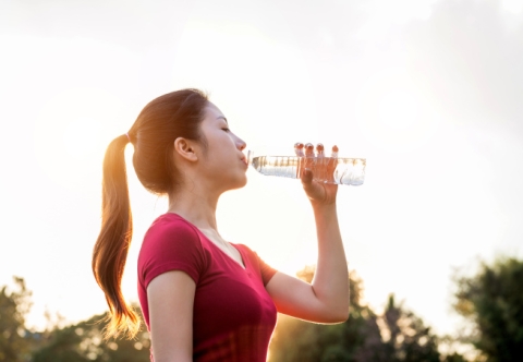 Tại sao uống đủ nước lại giúp ngăn ngừa sỏi mật?